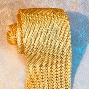 The tie box yellow silk tie